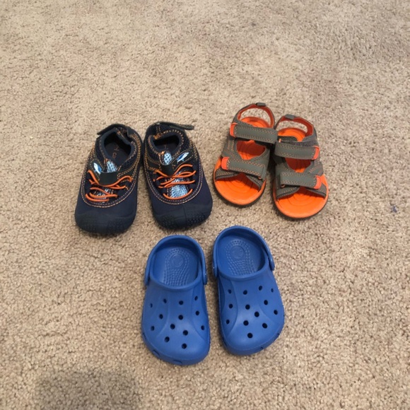 crocs with beans in them